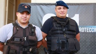 Los policías que salvaron al bebé.