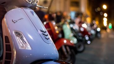 Pasadas las 20, se dieron 13 vueltas a la plaza 25 de Mayo.