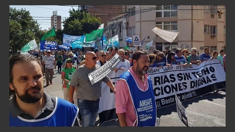 La movilización se realizó este miércoles a la mañana en la capital provincial.