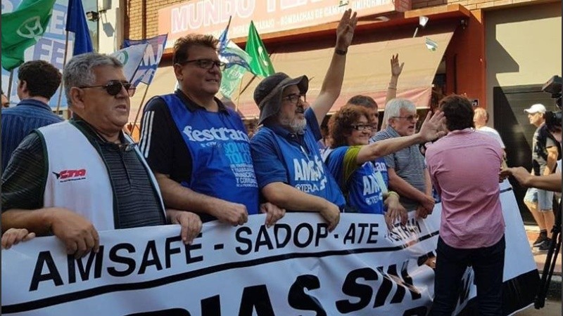 La columna principal de docentes, estatales y municipales en Santa Fe.