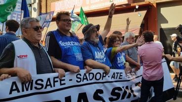 La columna principal de docentes, estatales y municipales en Santa Fe.