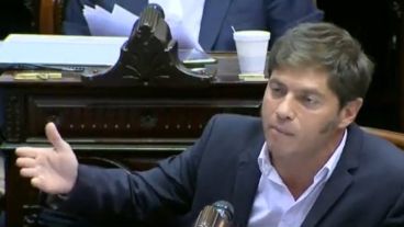 Kicillof: "Aumentan los monotributistas pero cae el empleo industrial".