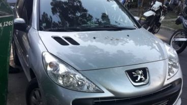 El auto robado y chocado.