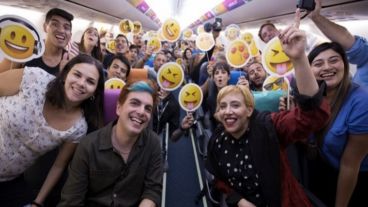 Miranda! sorprendió a los pasajeros con un recital en las alturas.