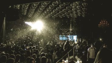 La joven había ido a la disco a festejar un cumpleaños pero no pudo entrar.