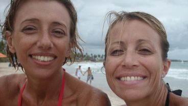 Daniela Bocassi (a la izquierda), junto a Analía.