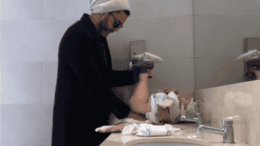 El actor Mariano Martínez con su pequeña beba.