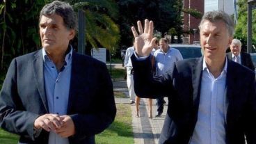 El secretario de DDHH, Claudio Avruj, y el presidente Mauricio Macri.