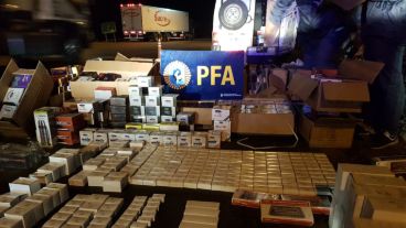 Toda la mercadería era de origen extranjero pero no tenía papeles.