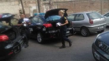 Los jóvenes identificaron a dos de los agentes que los habrían agredido.