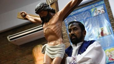 El padre Ignacio este viernes a la tarde en la parroquia de Rucci.