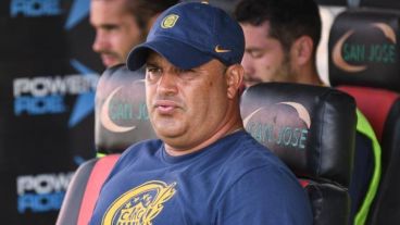 Fernández sufre complicaciones con las lesiones.