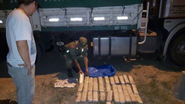 Los 34 paquetes contenían 17 kilos de hojas de coca.