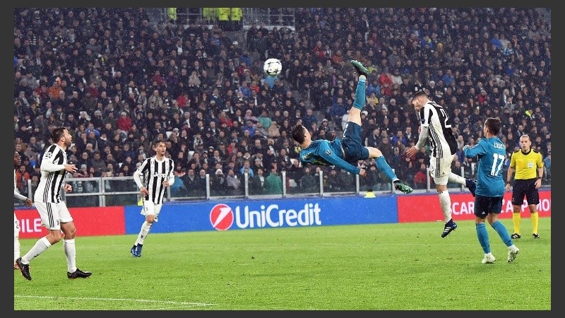 Maniobra de Ronaldo para la historia.