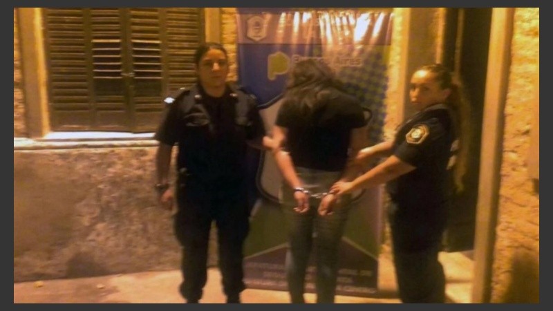 La exoficial tras ser capturada.