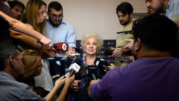 La titular de Abuelas disertó en la Facultad de Derecho.
