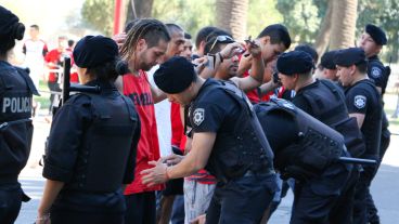 El servicio que presta la Policía en las canchas está incluido en el aumento.