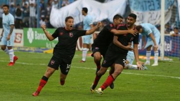 Varela y sus compañeros lo gritan. Al Rojinegro le quedó un mejor sabor final.