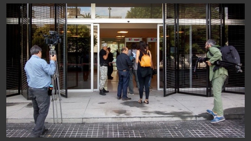 El ingreso a los Tribunales.