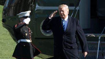 "Prepárate Rusia, porque (los misiles) van a ir, suaves y nuevos e inteligentes!", amenazó Trump.