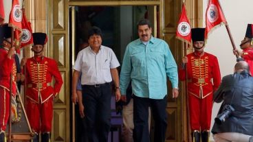 Maduro y Evo Morales, dos defensores de la Unasur que se mantienen en pie.