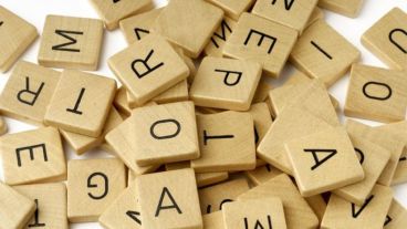 La ortografía es el conjunto de normas que regulan la escritura.