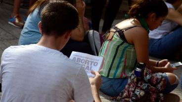 Martes Verdes en la Plaza San Martín, para seguir de cerca el debate.