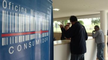 Recomiendan asesorarse en dependencias de la Oficina del Consumidor.