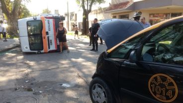 Así quedó el transporte tras el choque.