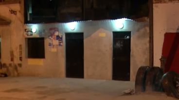 El domicilio que fue atacado a balazos ayer a la tarde.