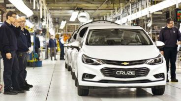 Cayeron cinco mil unidades de venta a Brasil desde GM Alvear.