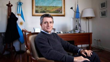 Etchevehere defendió los 330 despidos en su ministerio.