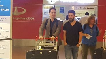 El español fue fotografiado en el aeropuerto de Ezeiza.