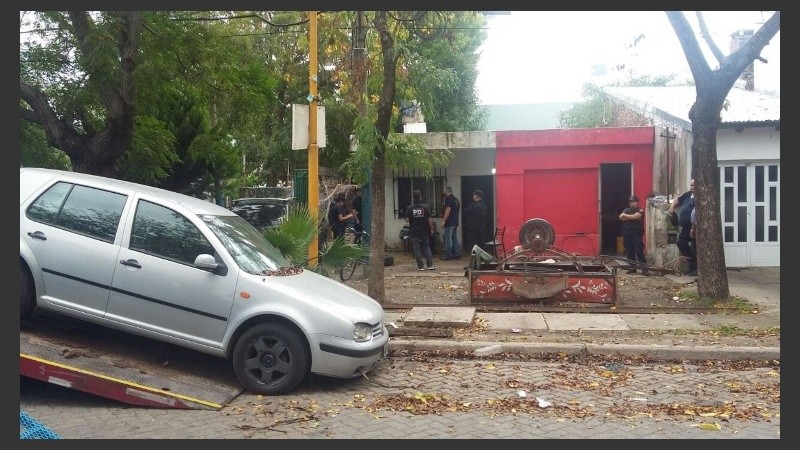 Uno de los autos que se llevaron secuestrados. 