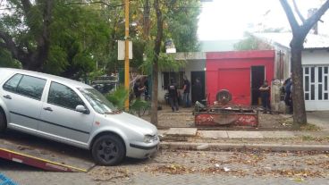 Uno de los autos que se llevaron secuestrados.