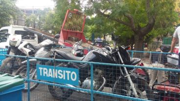 Las motos secuestradas en el allanamiento.