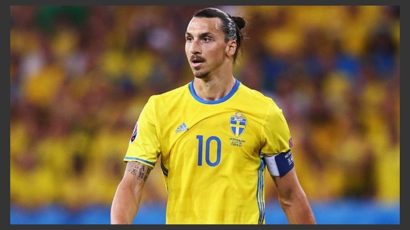 El goleador de 36 años se quedará sin Mundial.