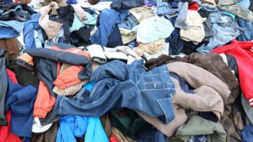 Ropa en desuso puede ser reciclada para otras personas.
