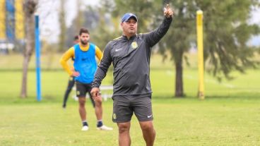 Leo Fernández confirmó el equipo.