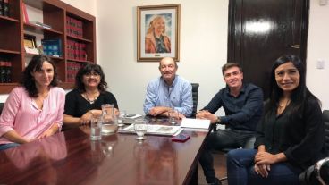 El intendente Maglia firmó la adhesión al programa "Mujeres".