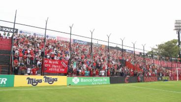 El público del Rojo volvió a estar en la popular para visitantes.