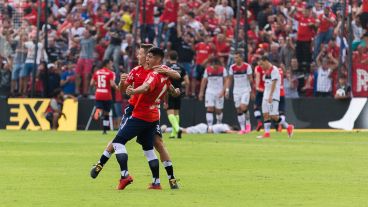 El Rojo golpeó sobre el final del primer tiempo.