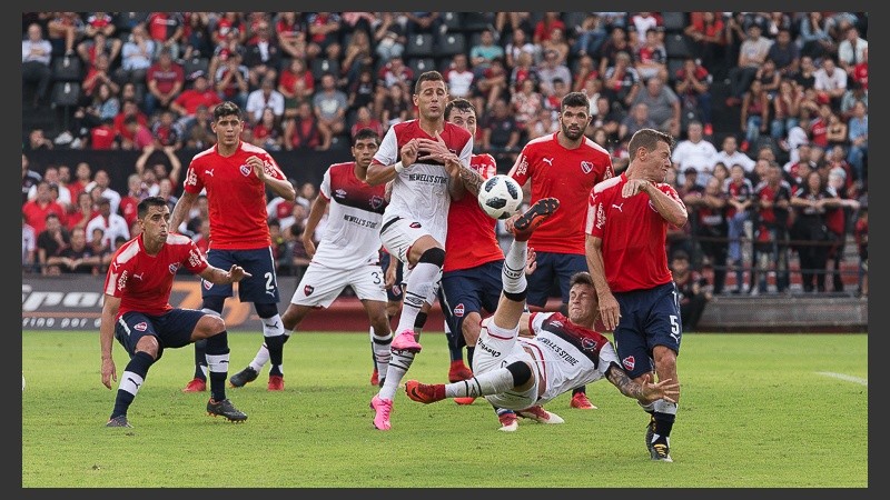 Newell´s buscó pero no pudo. Independiente ganó con poco.