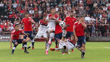 Newell´s buscó pero no pudo. Independiente ganó con poco.