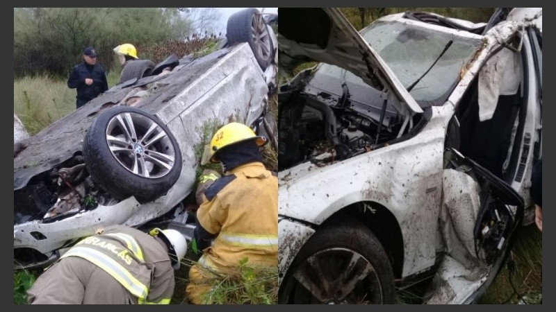 Los bomberos rescataron a los otros dos ocupantes del auto.