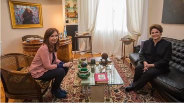 Cristina y Dilma en el departamento de la senadora nacional en Recoleta.