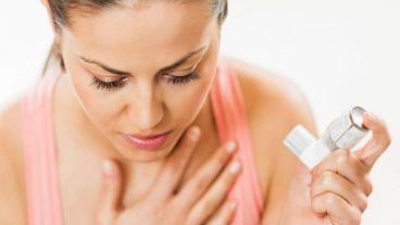 Para diagnosticar el asma se realiza un interrogatorio, un examen físico y un estudio respiratorio llamado espirometría.
