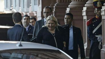 Carrió, a la salida de Casa Rosada este jueves por la tarde.