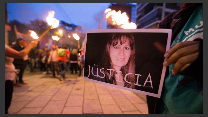 París tenía 45 años cuando murió. 
