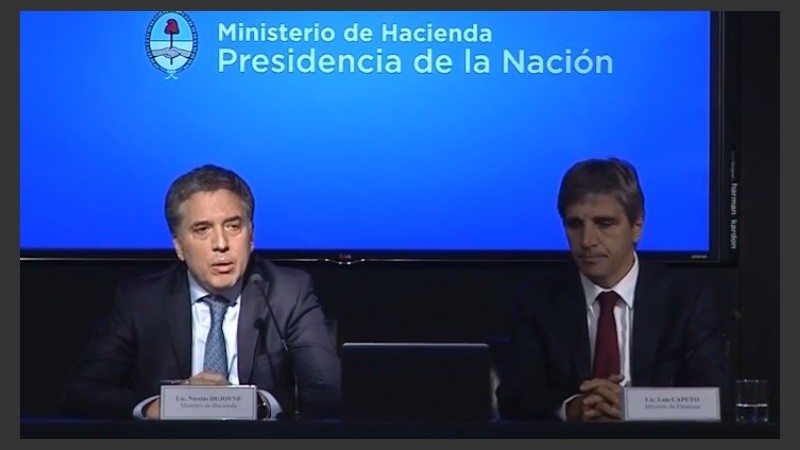 Los ministros de Hacienda y Finanzas, Nicolás Duvone y Luis Caputo respectivamente.